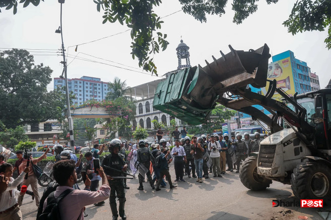 এভাবে কি হকার উচ্ছেদ করা যায়