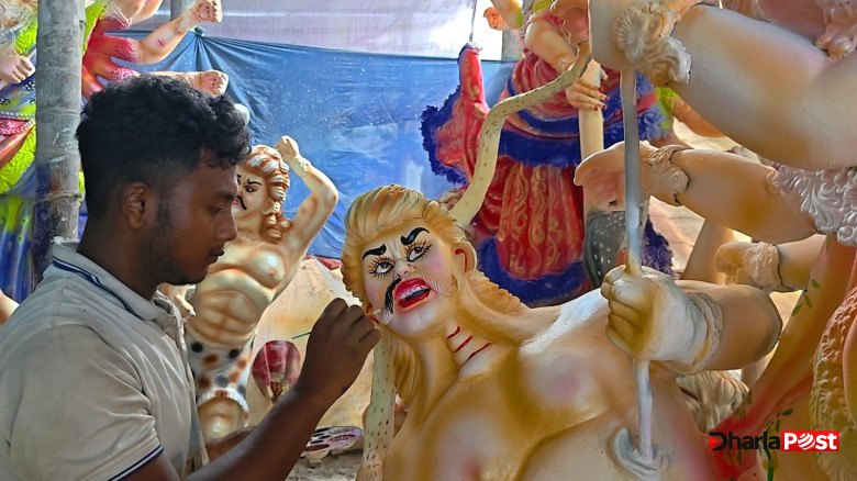 কুড়িগ্রামের বৈদ্যেরবাজারে প্রতিমার হাট, শেষ মুহূর্তে ব্যস্ত কারিগররা