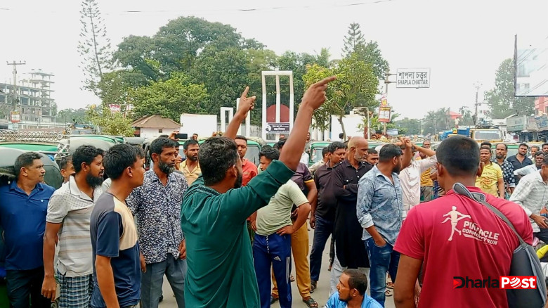 সিএনজি চলাচলের দাবিতে কুড়িগ্রামে চালকদের অবরোধ, তিন সড়কে যানজট