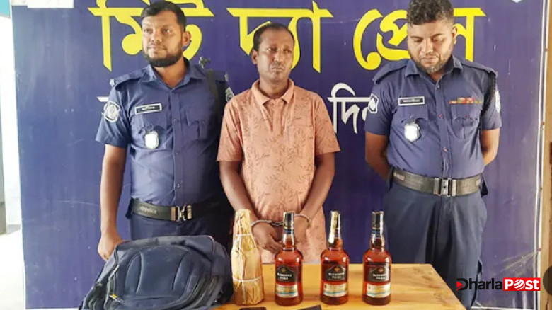 বিদেশি মদসহ ভারতীয় নাগরিক আটক