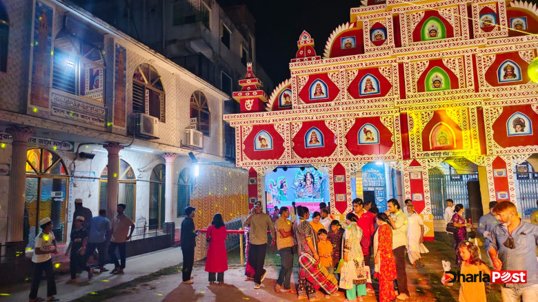 লালমনিরহাটে ছয় ফুটের ব্যবধানে মন্দির-মসজিদ, ৮৩ বছর ধরে সম্প্রীতির অনন্য দৃষ্টান্ত